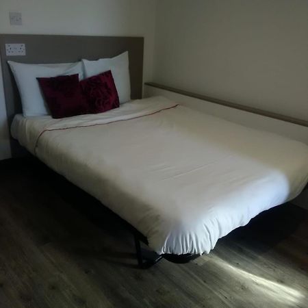 Peace Apartments - Luton Лутон Екстер'єр фото