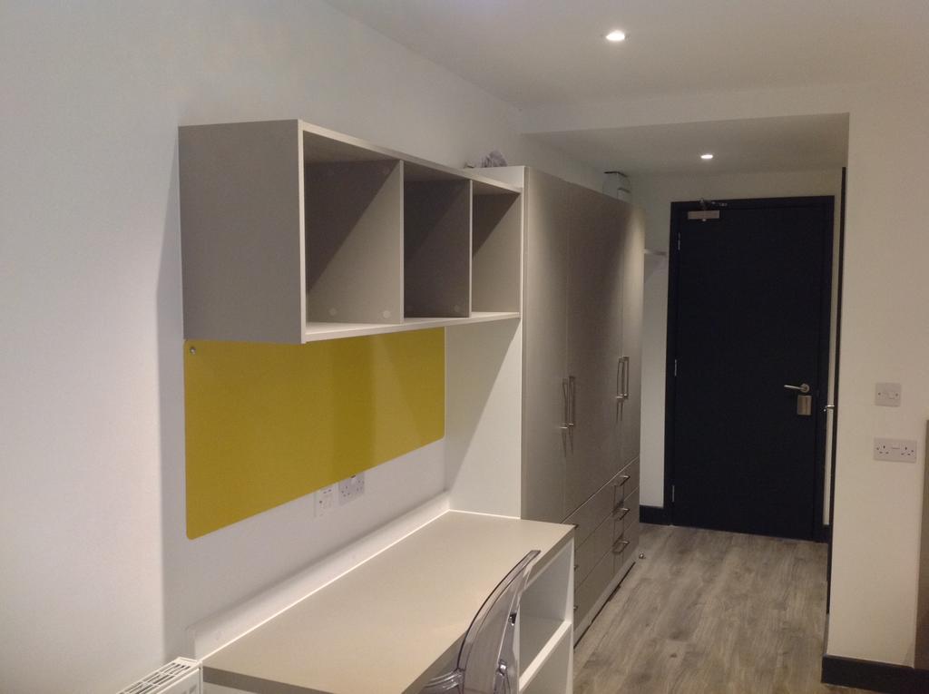 Peace Apartments - Luton Лутон Екстер'єр фото
