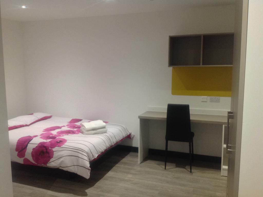 Peace Apartments - Luton Лутон Екстер'єр фото