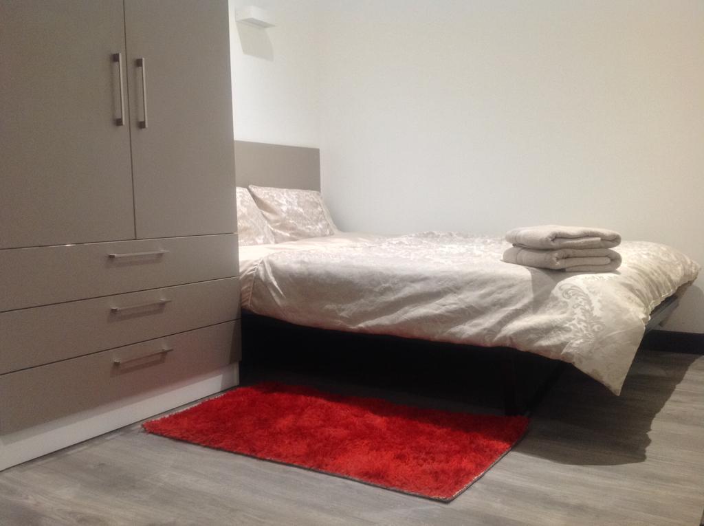 Peace Apartments - Luton Лутон Екстер'єр фото