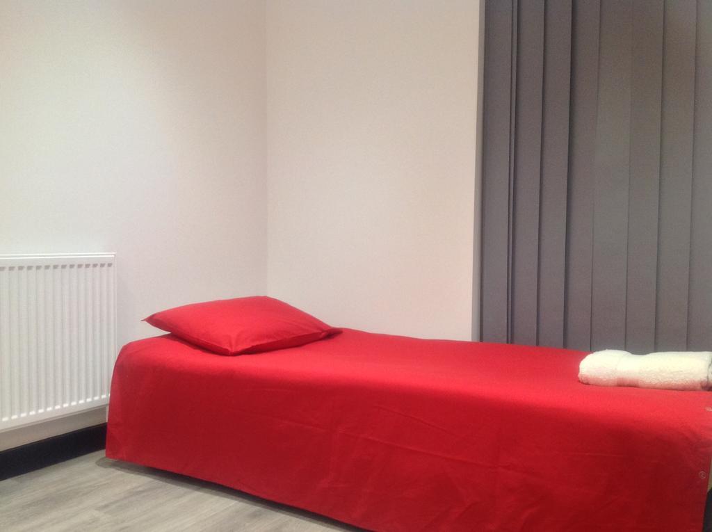 Peace Apartments - Luton Лутон Екстер'єр фото