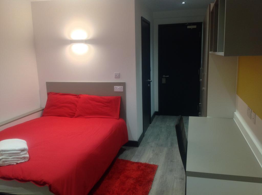 Peace Apartments - Luton Лутон Екстер'єр фото