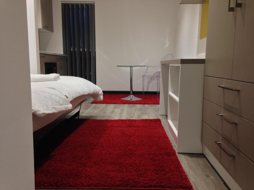 Peace Apartments - Luton Лутон Екстер'єр фото