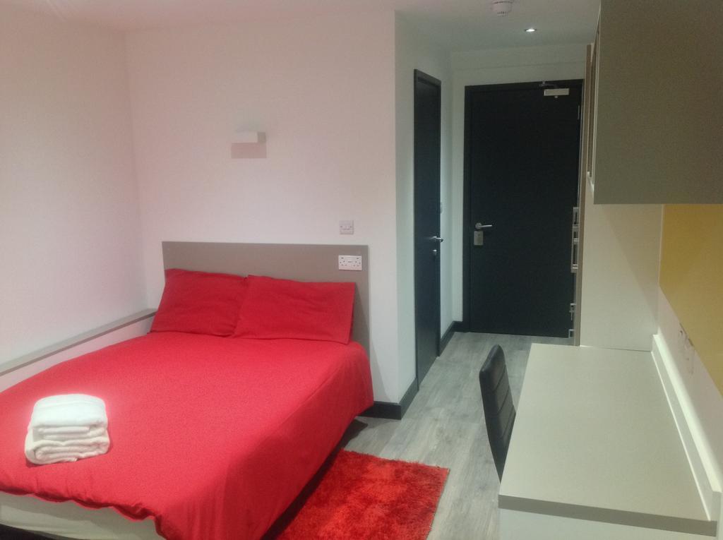Peace Apartments - Luton Лутон Екстер'єр фото