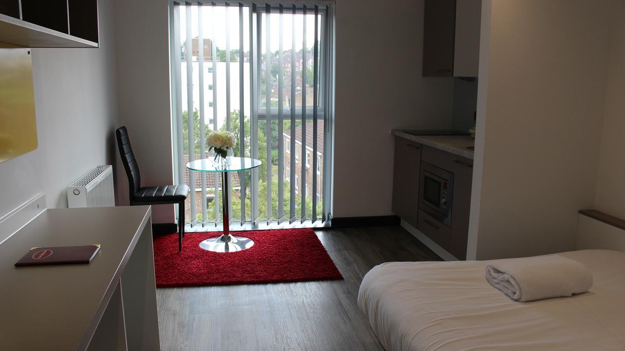 Peace Apartments - Luton Лутон Екстер'єр фото