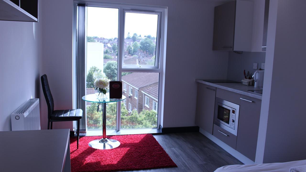 Peace Apartments - Luton Лутон Екстер'єр фото