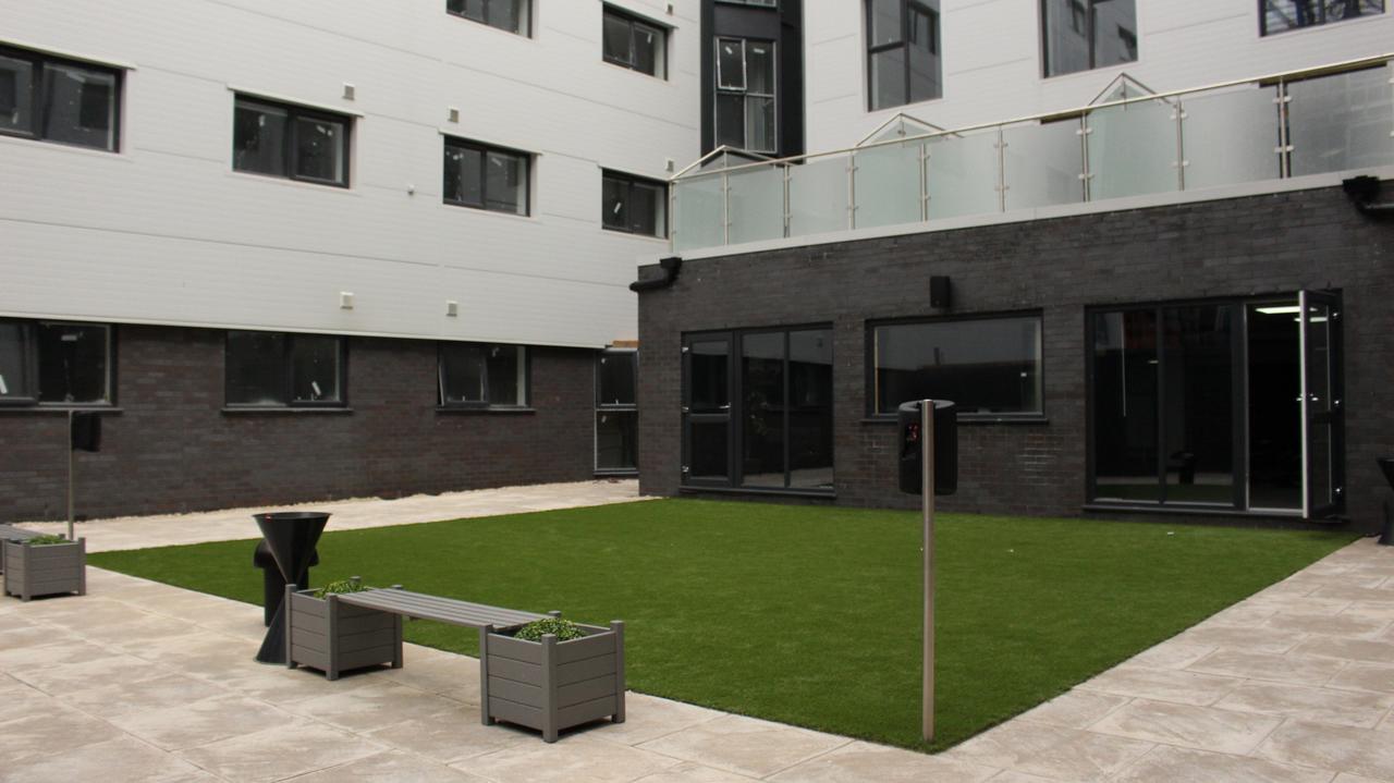 Peace Apartments - Luton Лутон Екстер'єр фото