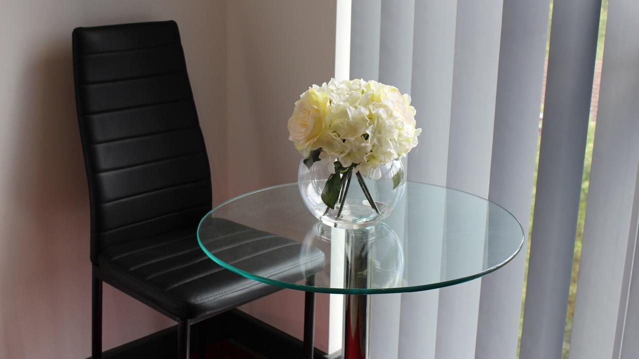Peace Apartments - Luton Лутон Екстер'єр фото