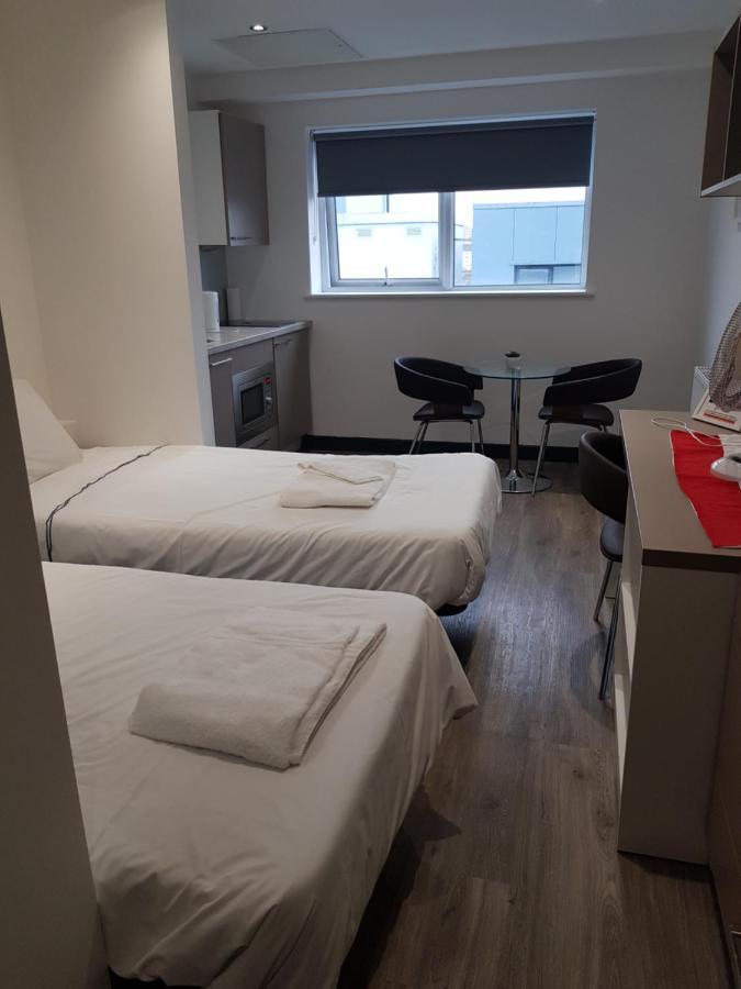 Peace Apartments - Luton Лутон Екстер'єр фото