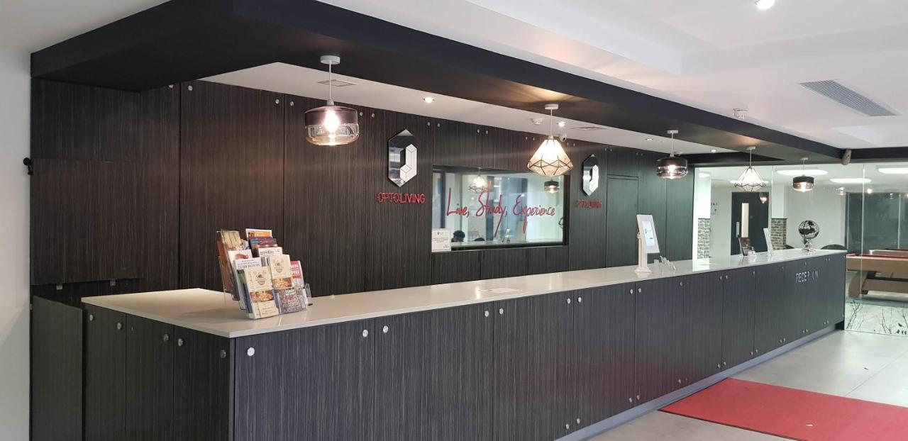 Peace Apartments - Luton Лутон Екстер'єр фото
