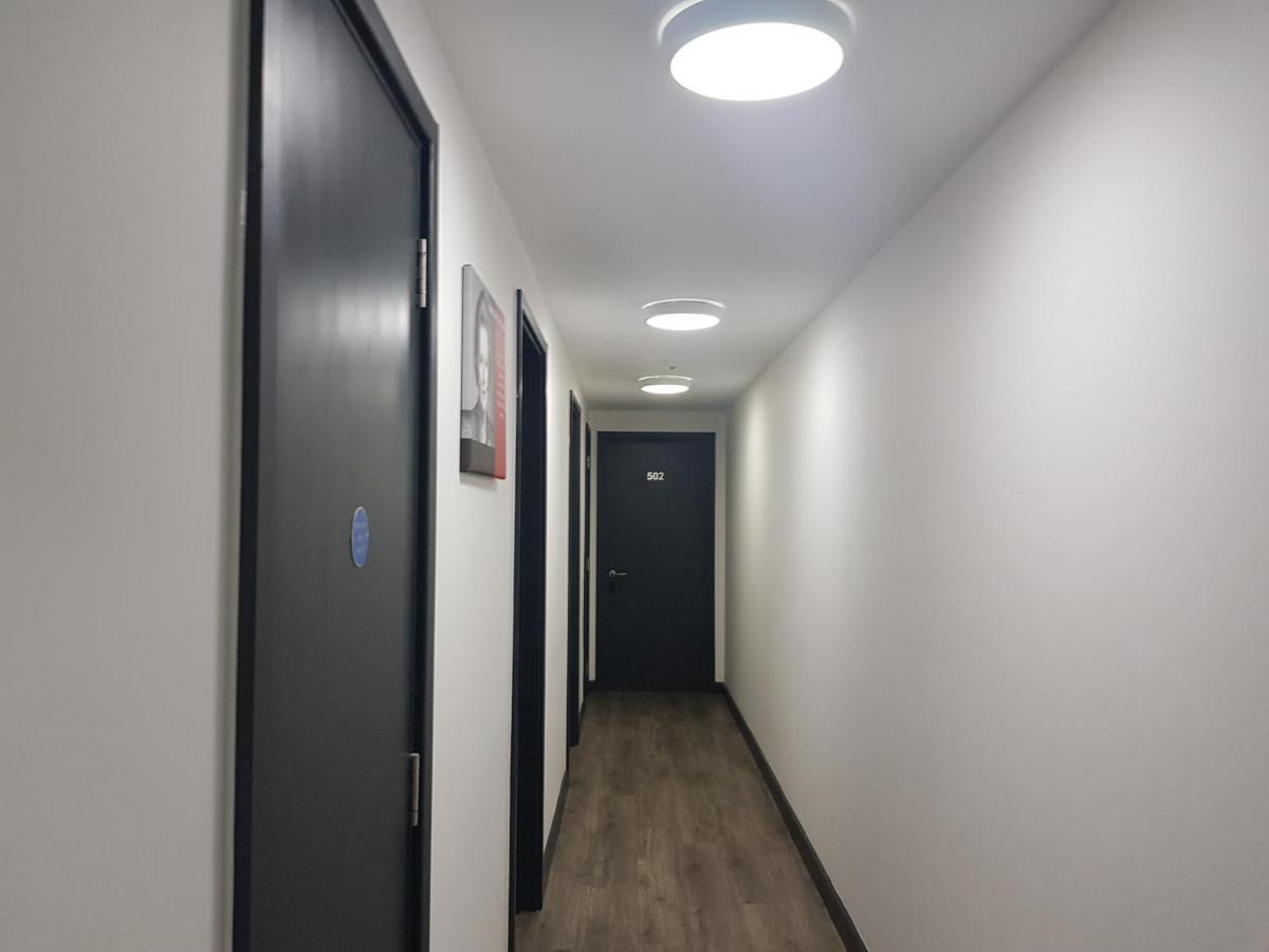 Peace Apartments - Luton Лутон Екстер'єр фото