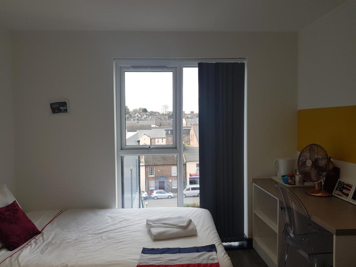 Peace Apartments - Luton Лутон Екстер'єр фото