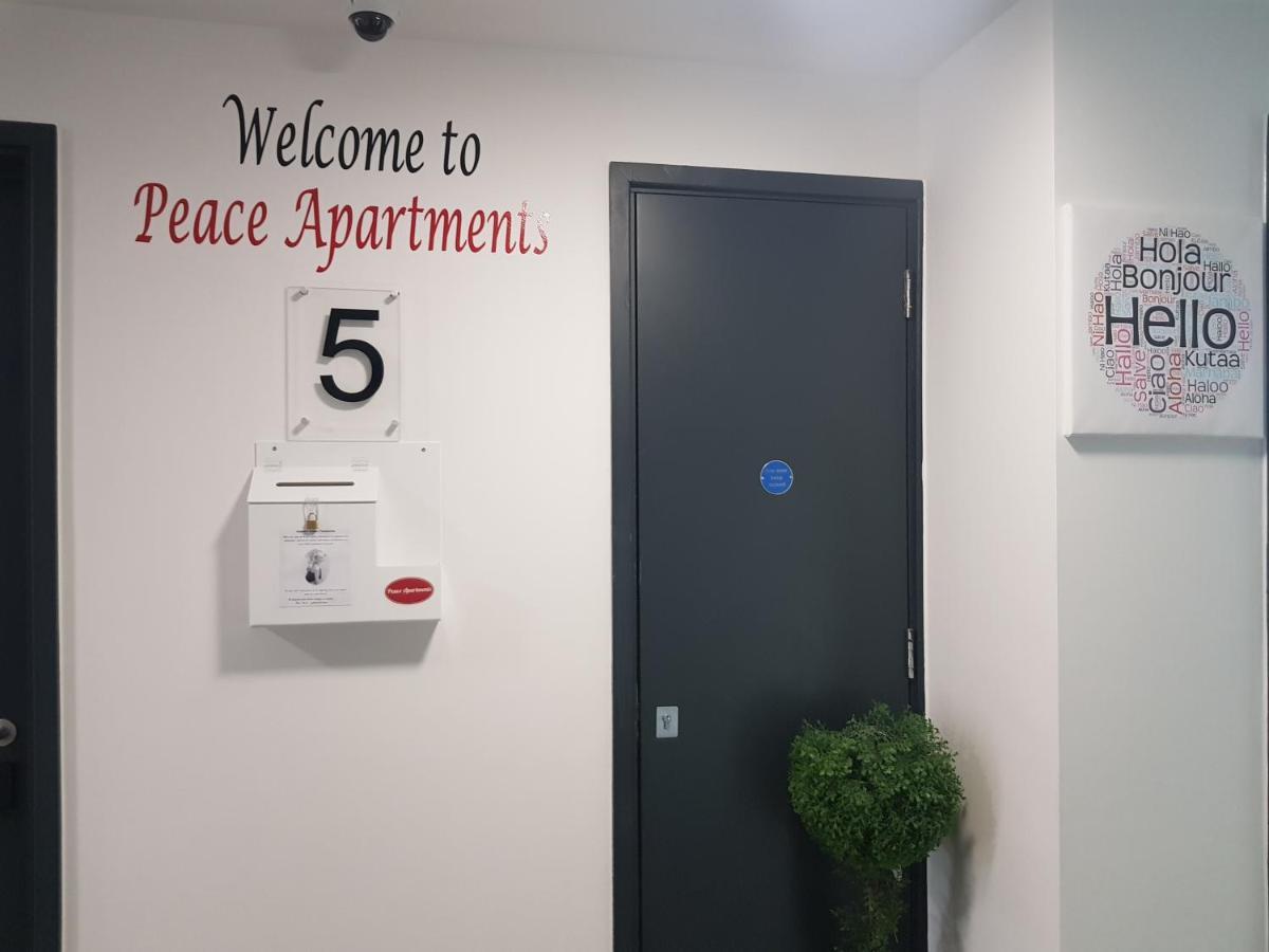 Peace Apartments - Luton Лутон Екстер'єр фото