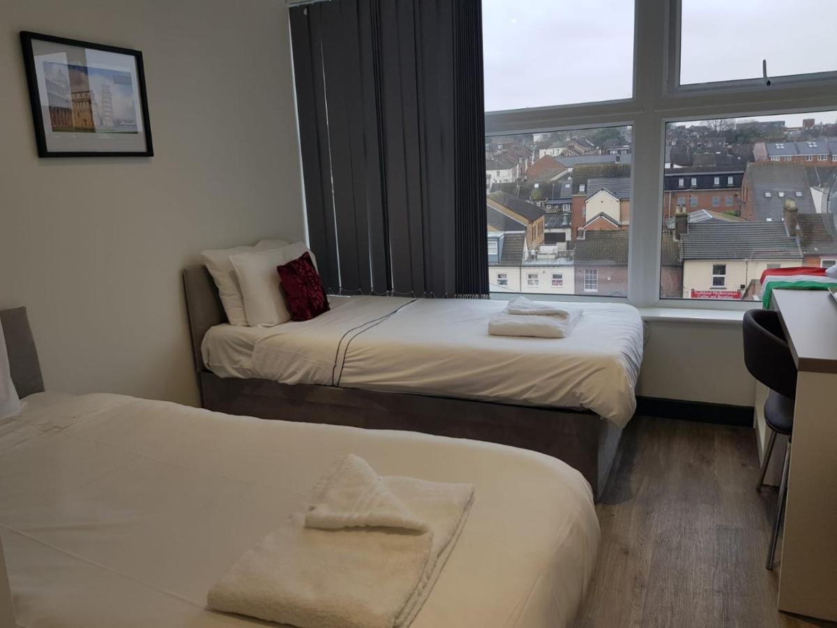 Peace Apartments - Luton Лутон Екстер'єр фото