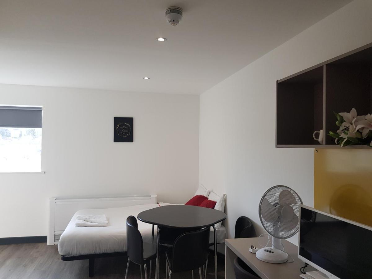 Peace Apartments - Luton Лутон Екстер'єр фото