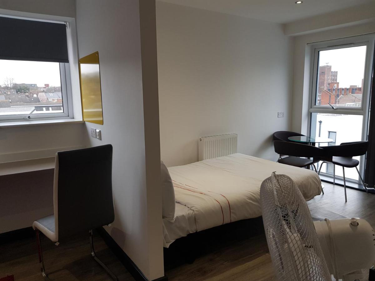 Peace Apartments - Luton Лутон Екстер'єр фото
