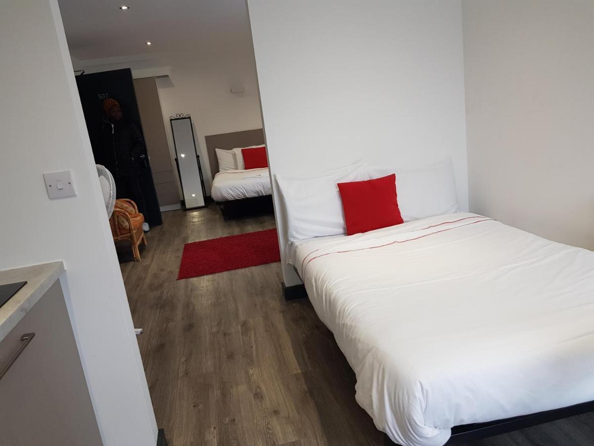 Peace Apartments - Luton Лутон Екстер'єр фото